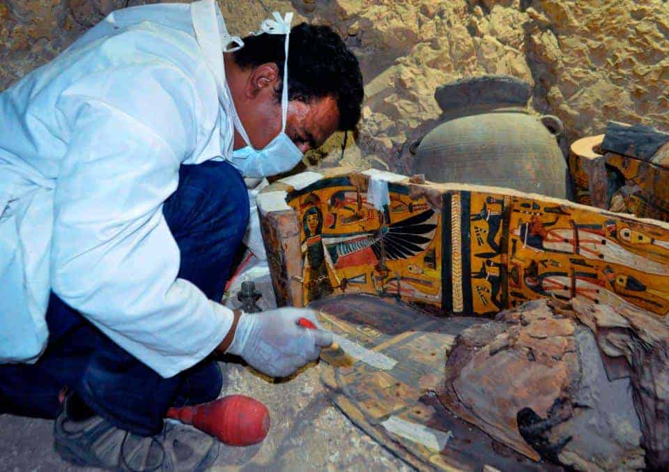 New tomb found in Luxor: Mummies and coffins were found 