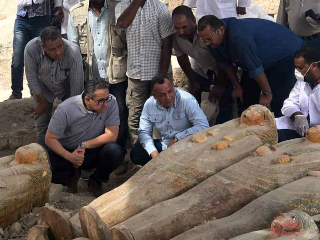Egyptian Minister of Antiquities Checking the New Discovery