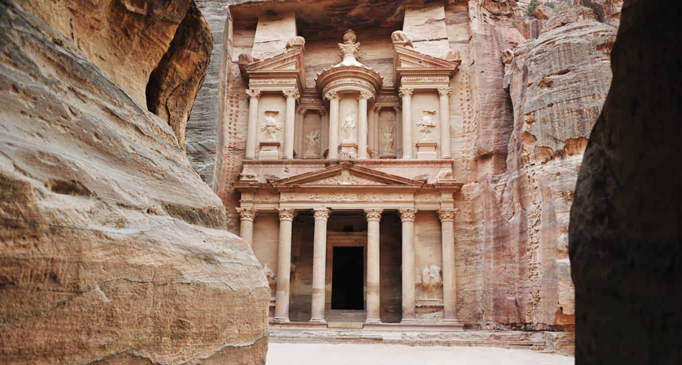 Al Khazneh - the treasury of Petra ancient city, Jordan